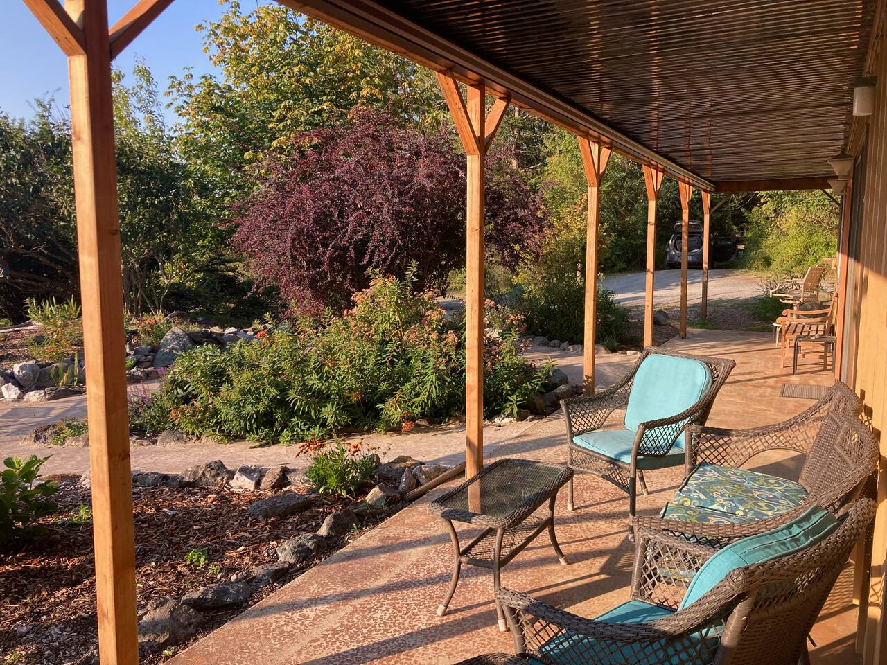 Ramblin' Rose Family Home on 2 Acres