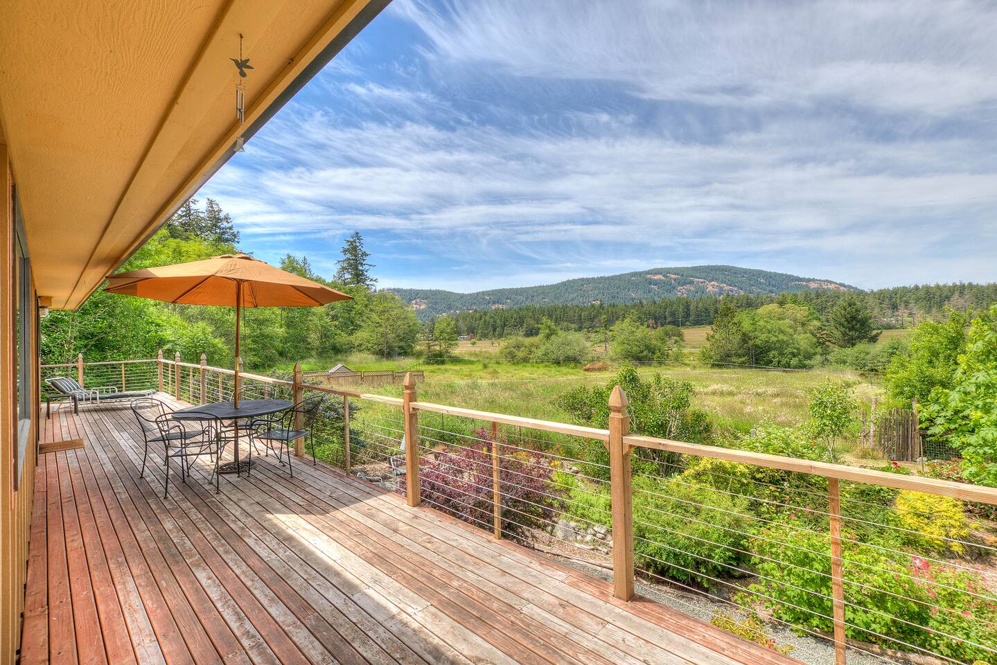 Ramblin' Rose Family Home on 2 Acres