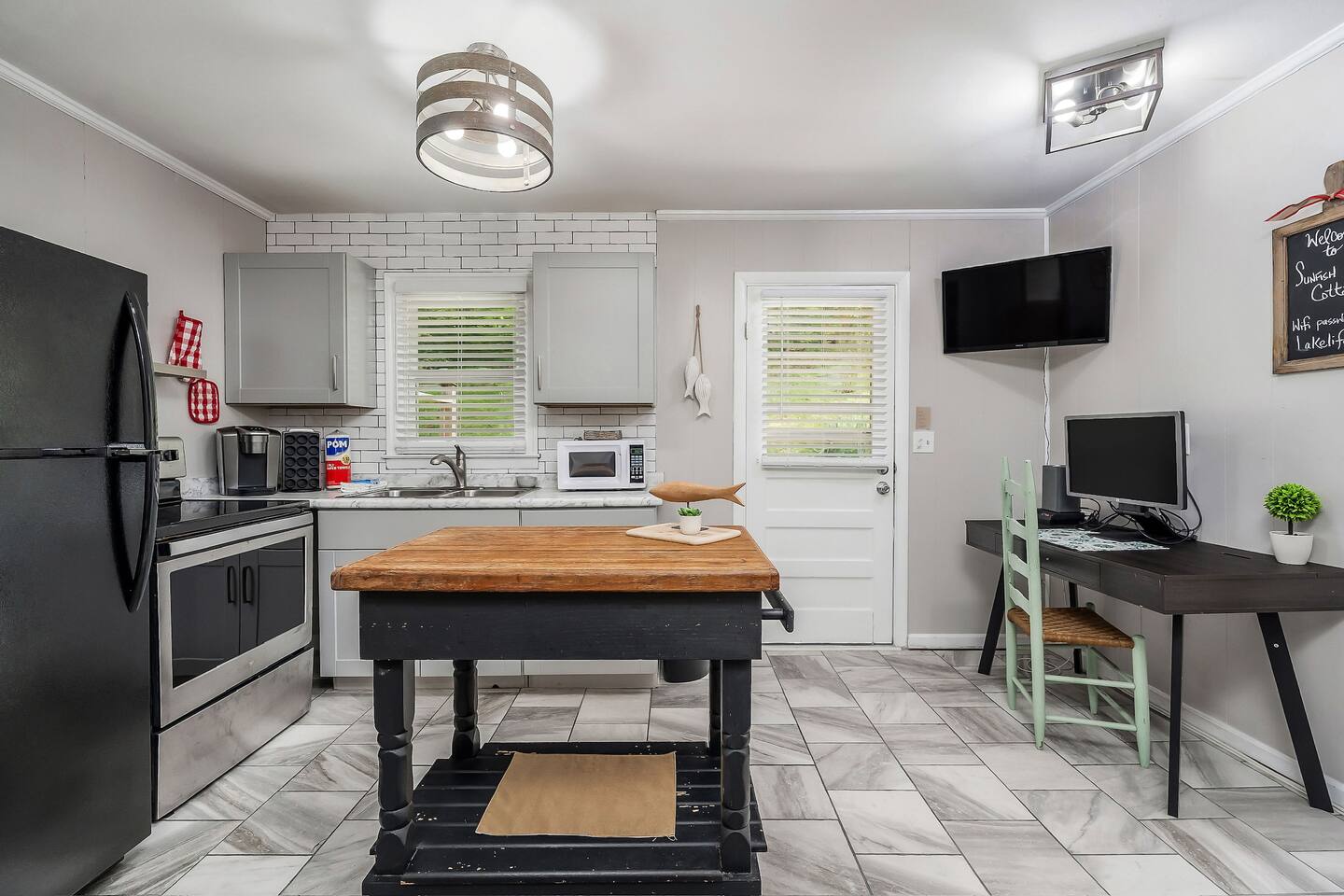 New-Sunfish Cottage | Walk to Hidden Harbor Marina