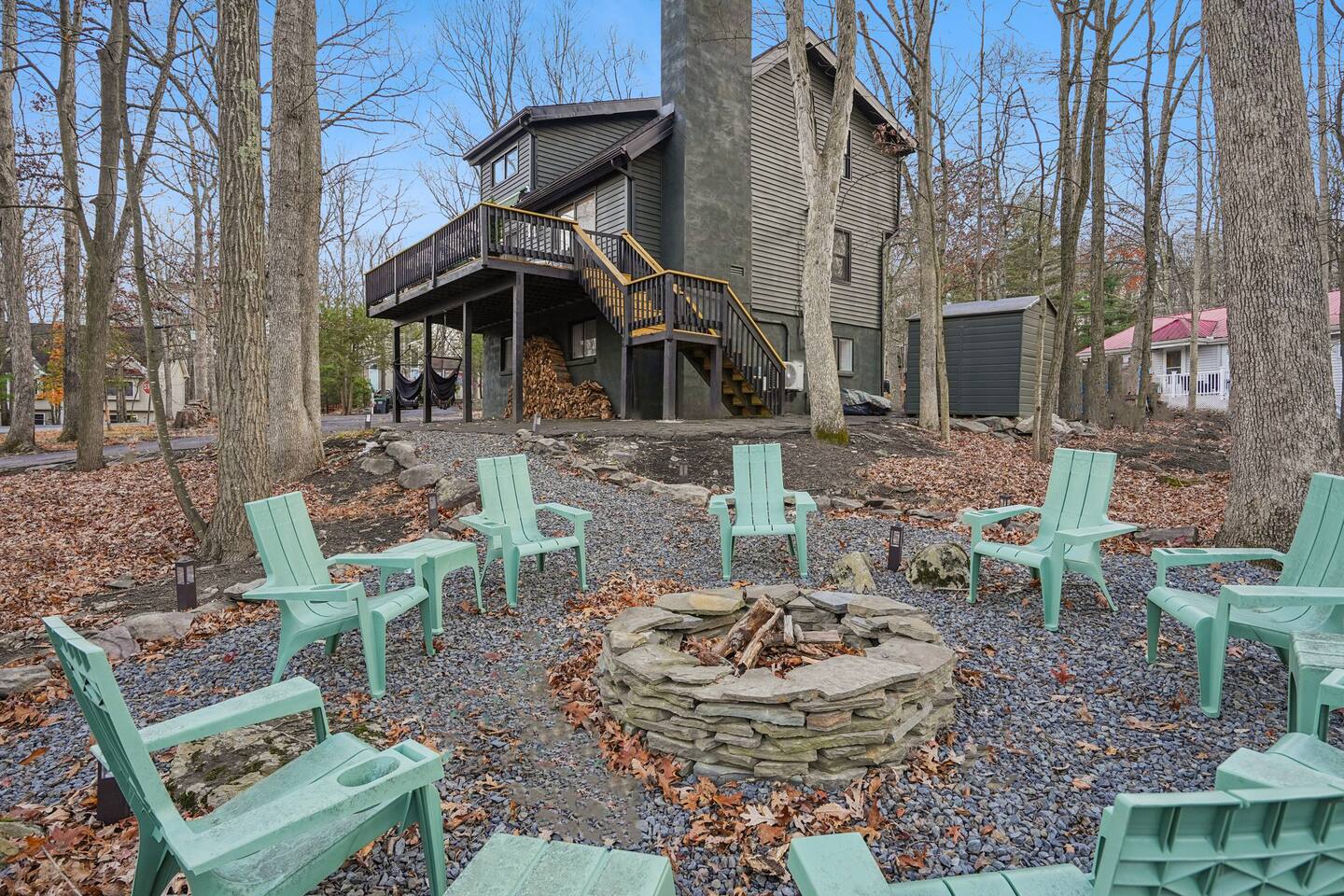 Hopskip Home | Karaoke | Firepits | Near Skiing