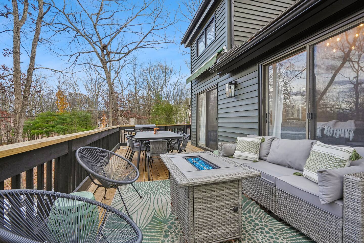 Hopskip Home | Karaoke | Firepits | Near Skiing