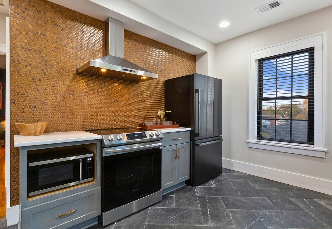 1909 Central Bourbon Trail Gem | 2 Kings