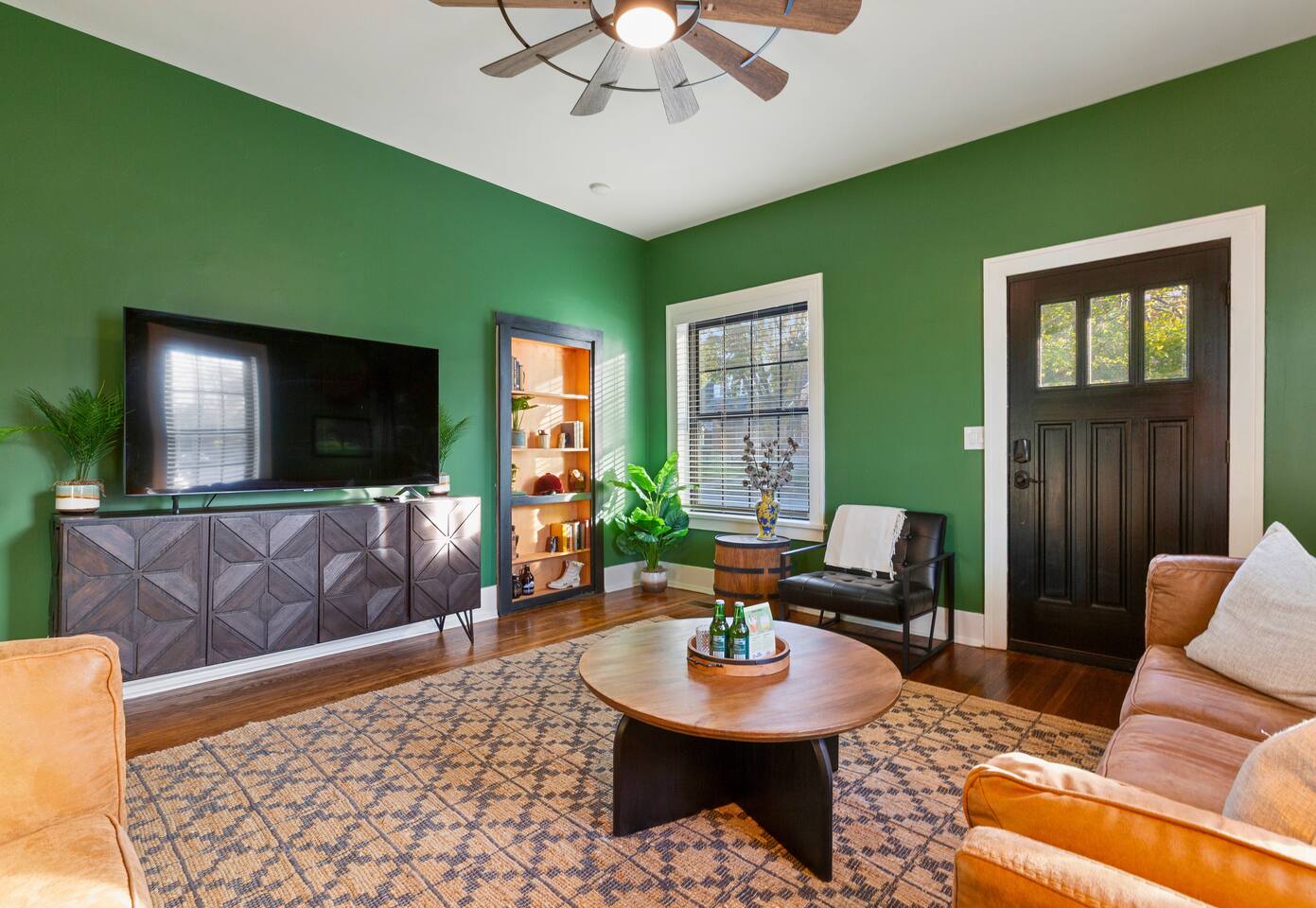 1909 Central Bourbon Trail Gem | 2 Kings | Hot Tub
