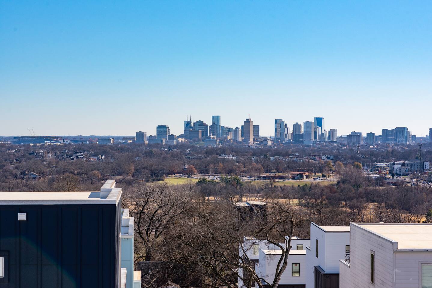Rooftop Hot Tub + Views + 15 Beds + Game Room