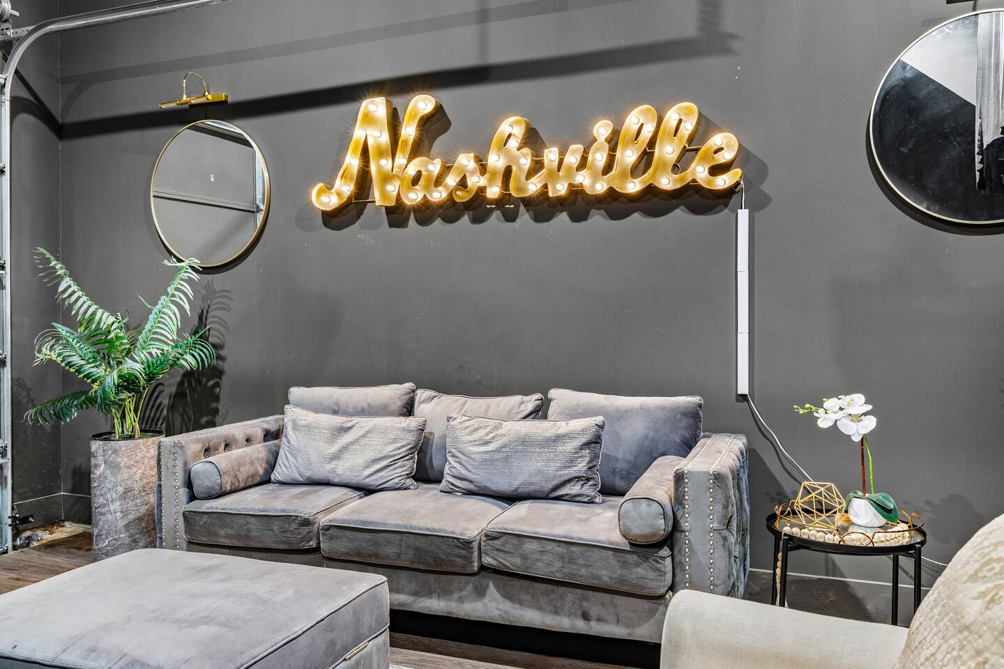 Lux Nashville Home w/ Pool Table & Rooftop FirePit