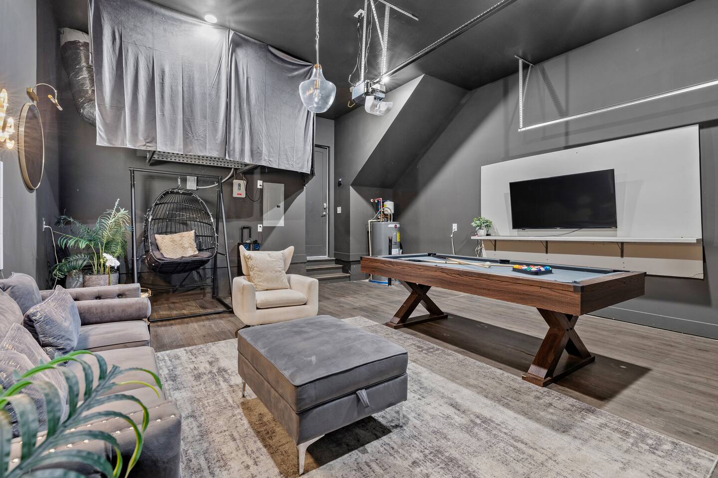 Lux Nashville Home w/ Pool Table & Rooftop FirePit