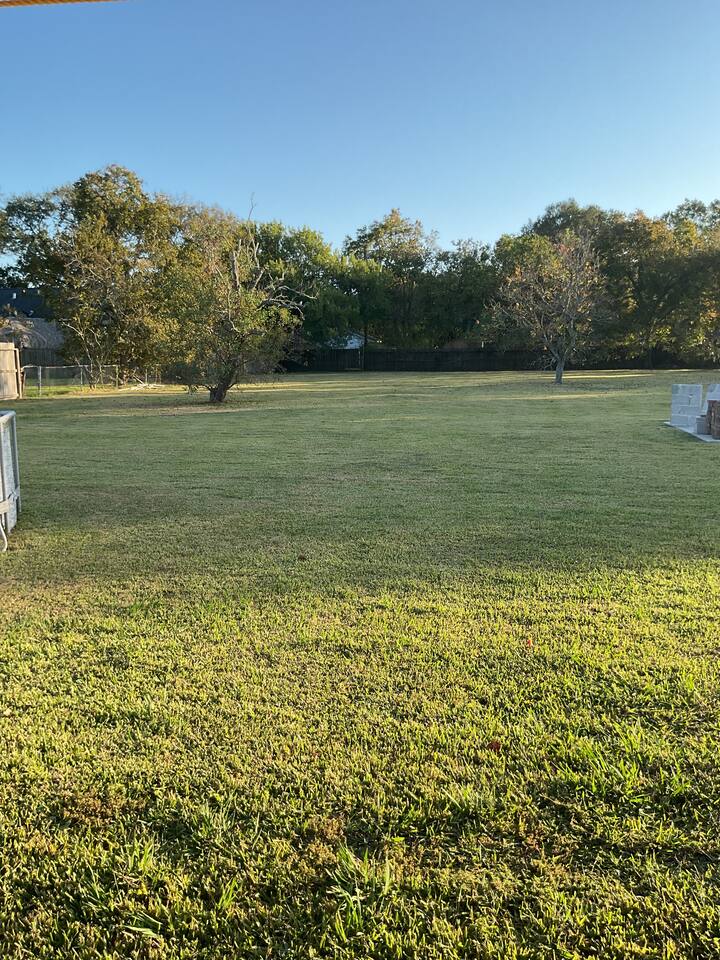 2BR La Marque Getaway - Family Friendly!