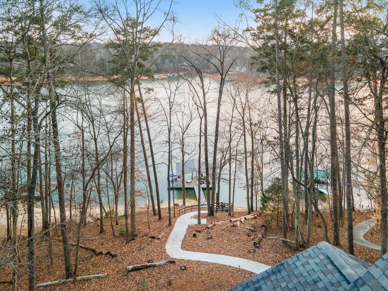 New Lake Hartwell Hot Tub Game Rm Outdoor Movies