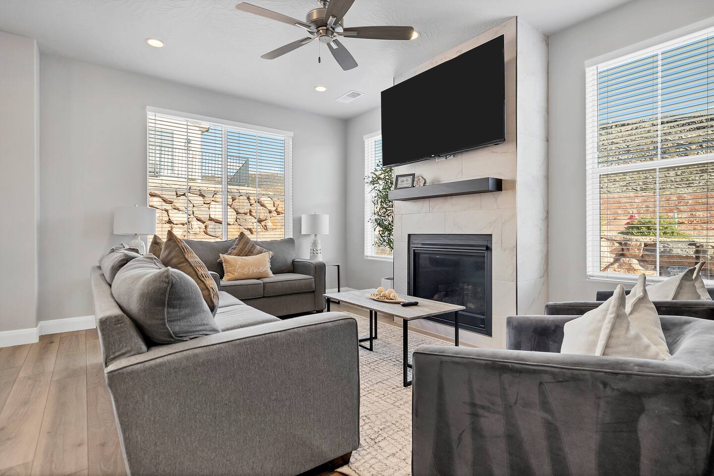 Modern Desert Oasis for 12 with Pool and Hot Tub ā Washington, UT ā vacation rental