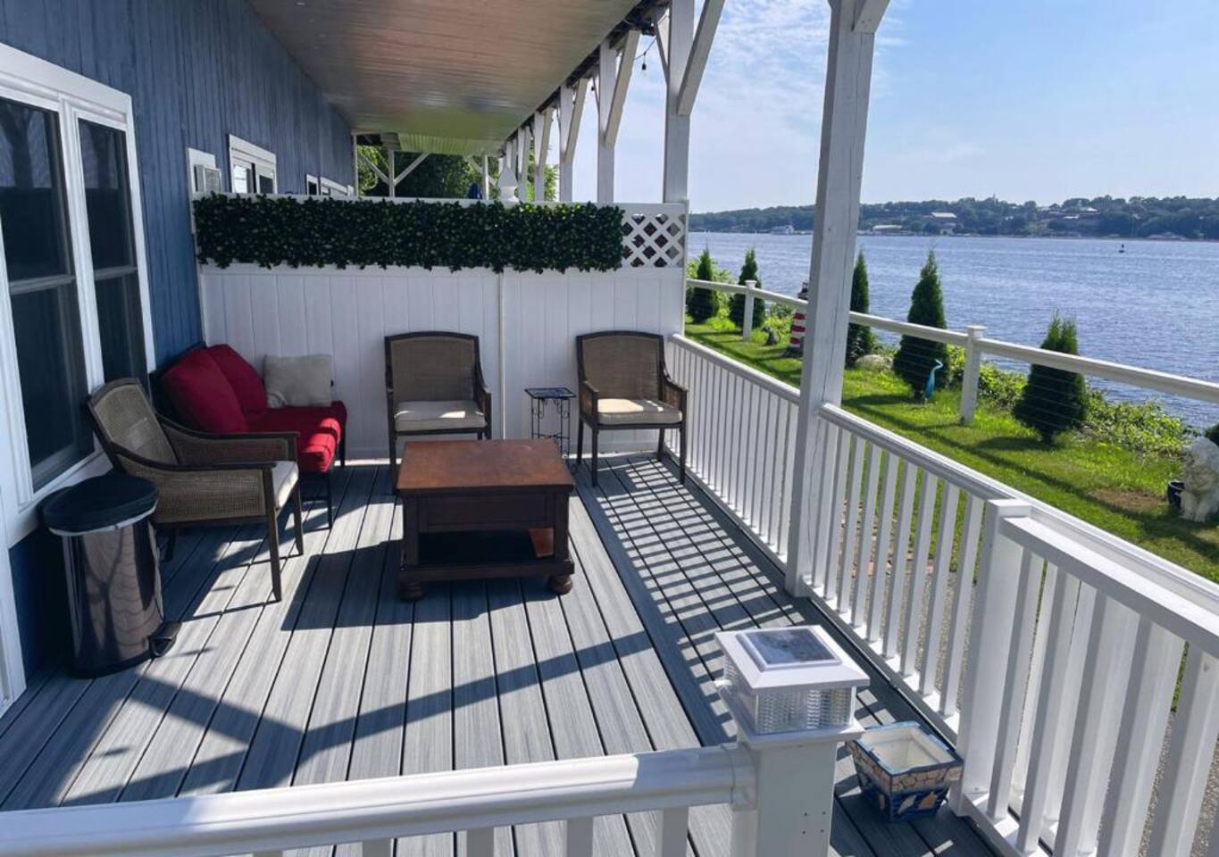 Beautiful Riverside Guest Suite!