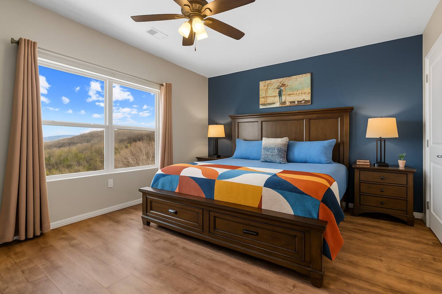 Prime location/views/2 min walk to pool/renovated