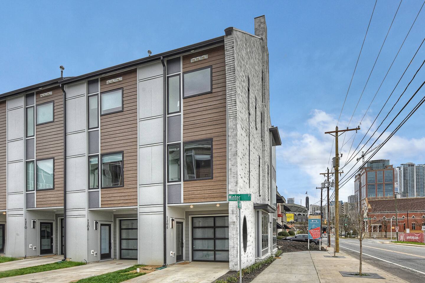 Rooftop Balcony | 10-Min Walk to BofA Stadium