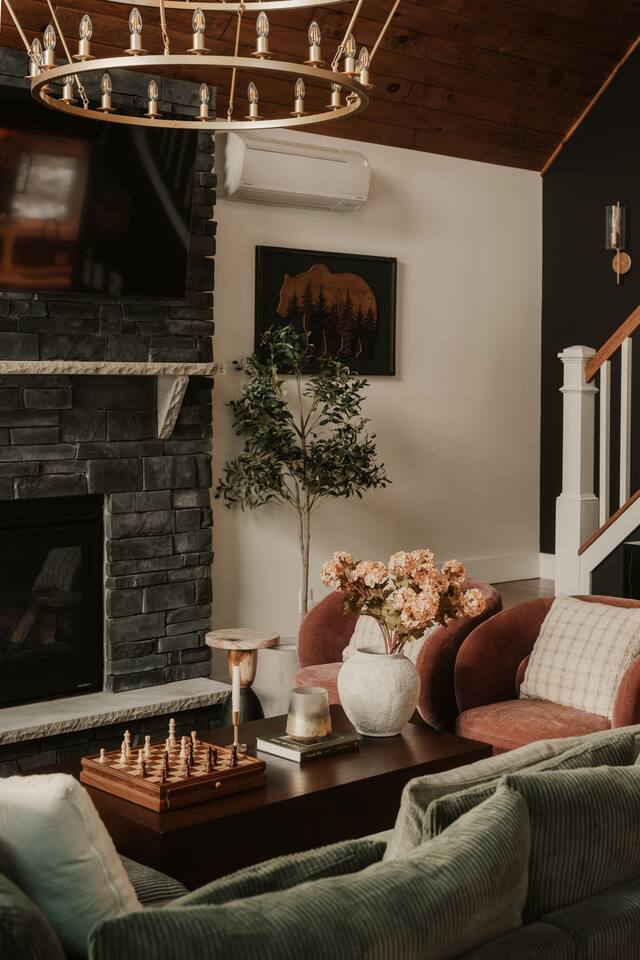 Poconos Escape | Sauna Hot Tub |Theater Rm | Games
