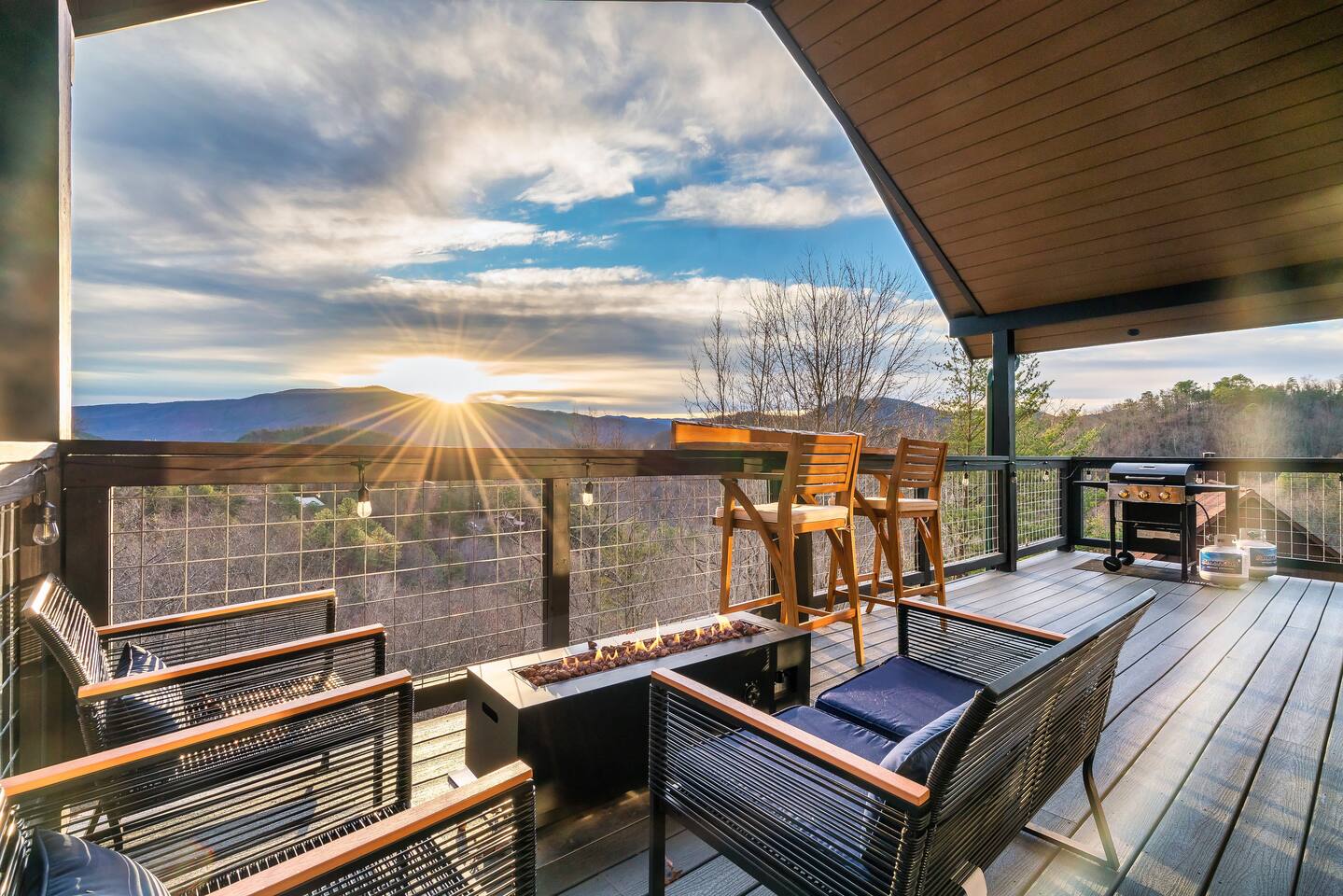 Mountaintop Escape — Sevierville, TN — vacation rental