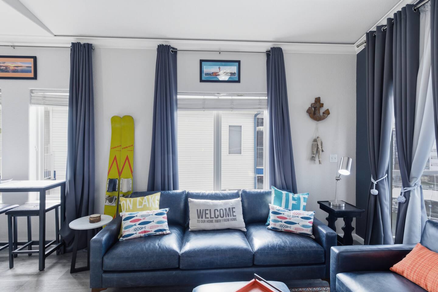 The Royal View*Fireplace*Newly Updated*No Stairs