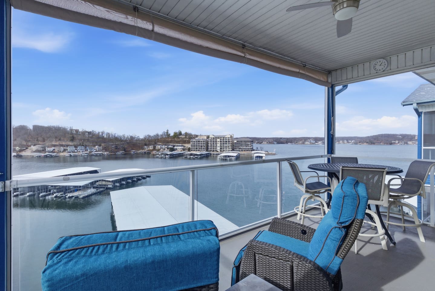 The Royal View*Fireplace*Newly Updated*No Stairs — Lake Ozark — vacation rental