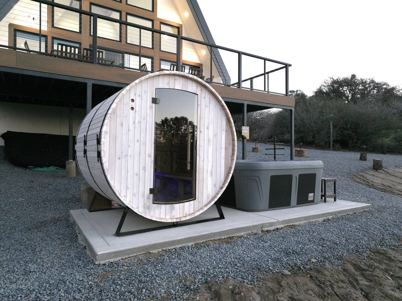 New Construction - A-frame - Hot Tub - HIGH END