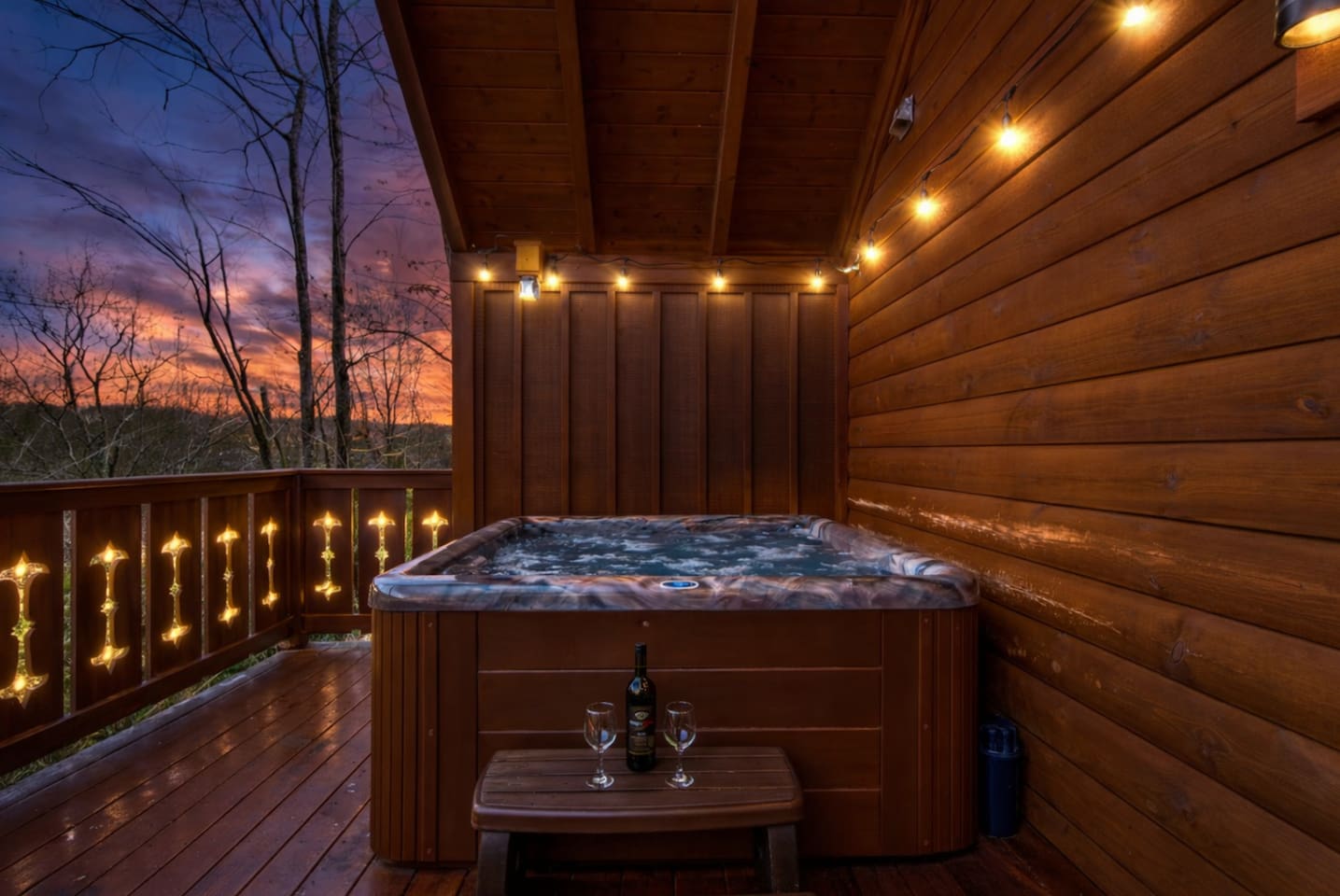 5 min to Gatlinburg, Hot Tub, Games, EV charger