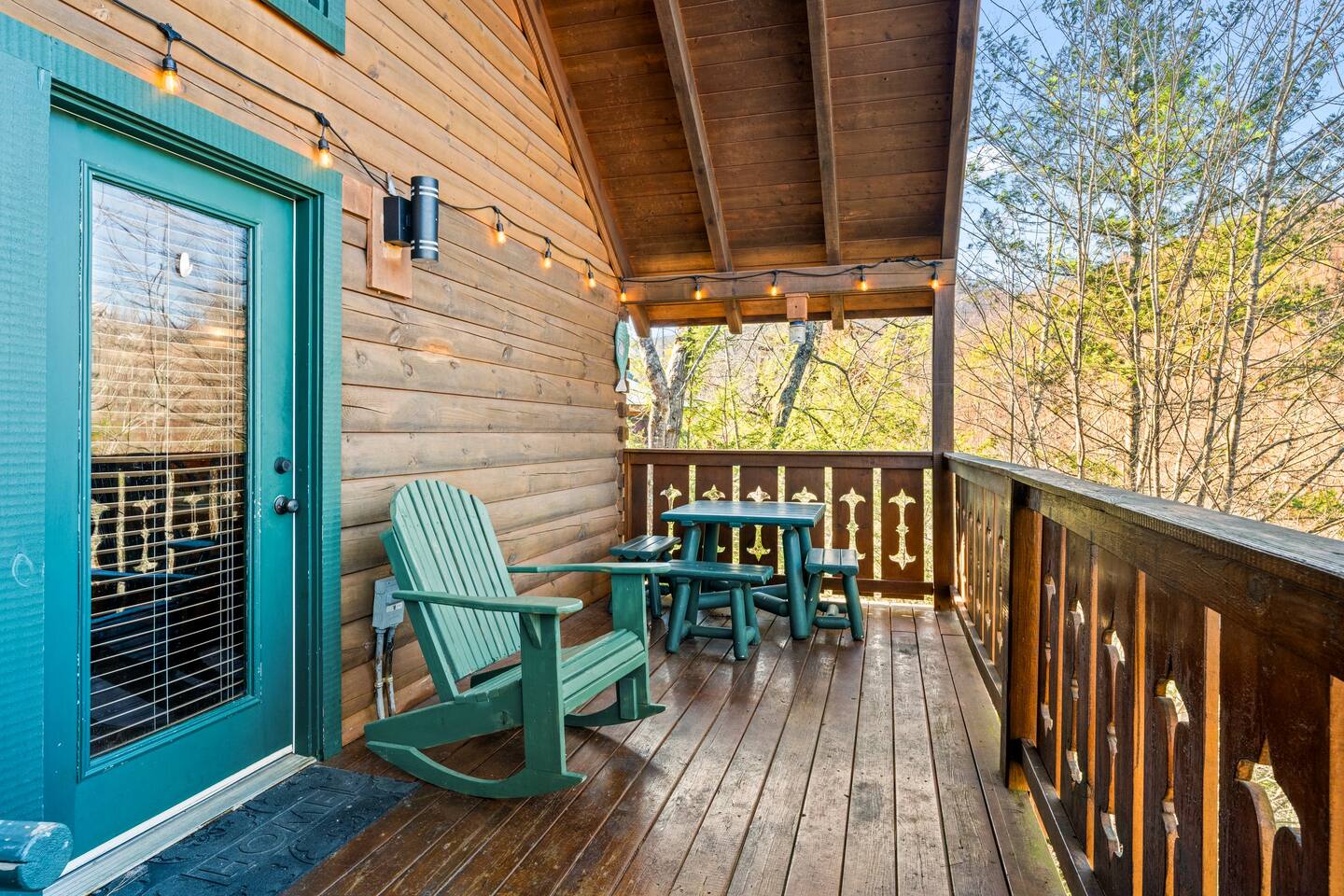 5 min to Gatlinburg, Hot Tub, Games, EV charger