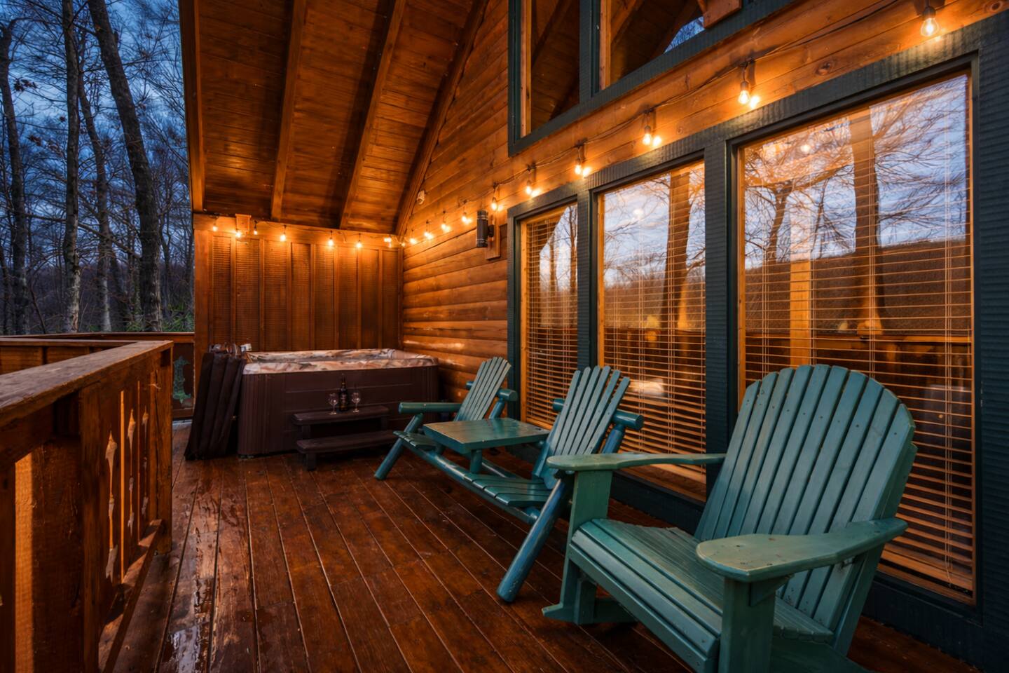 5 min to Gatlinburg, Hot Tub, Games, EV charger