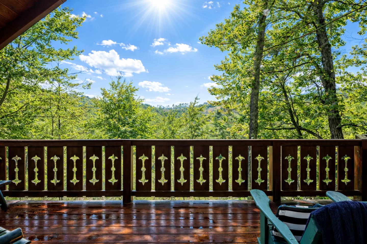 5 min to Gatlinburg, Hot Tub, Games, EV charger