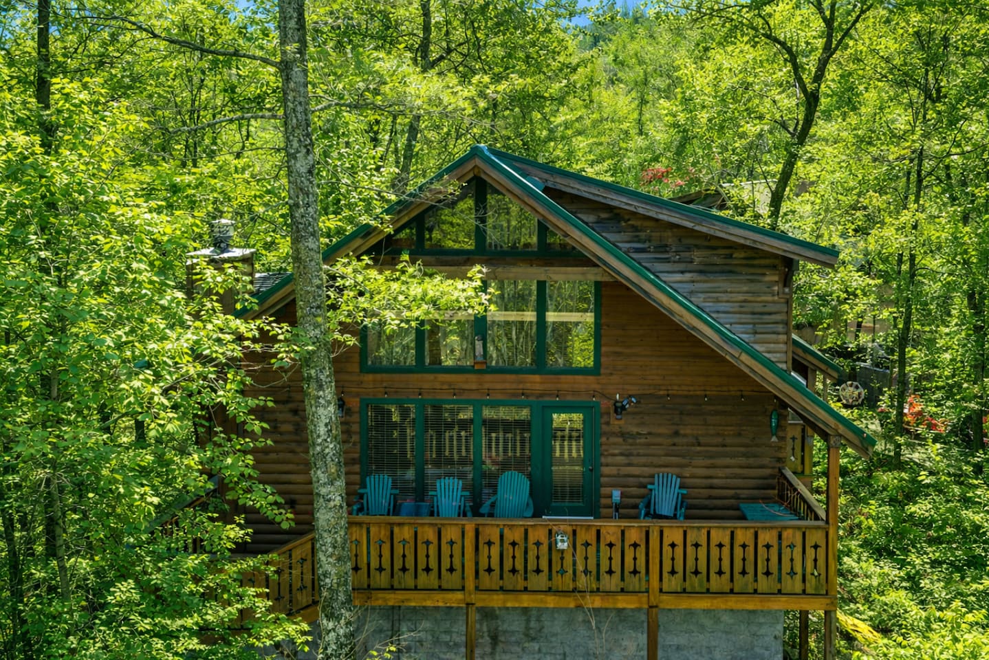 5 min to Gatlinburg, Hot Tub, Games, EV charger