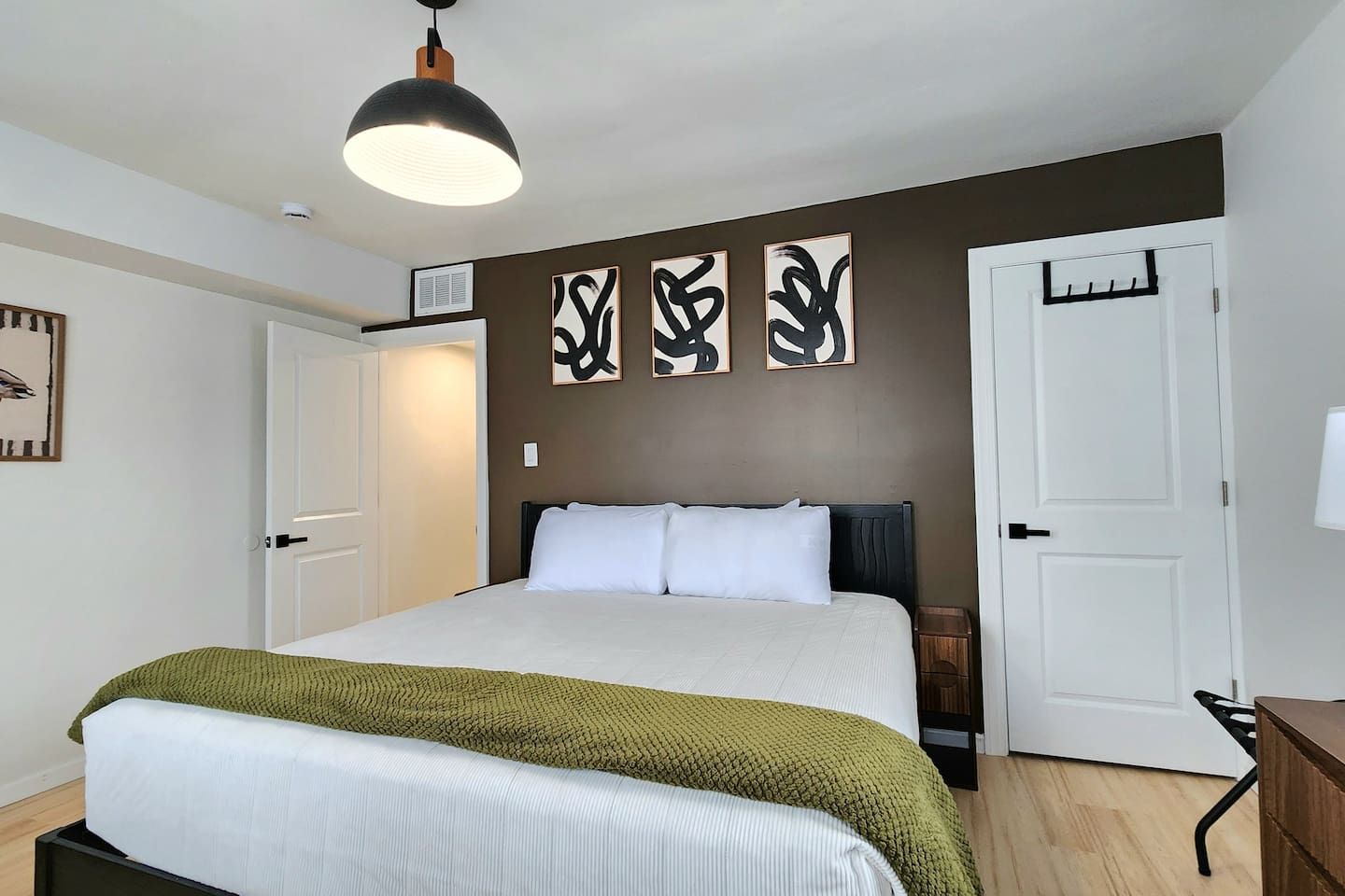The Row House- Modern, Stylish and Newly Updated!