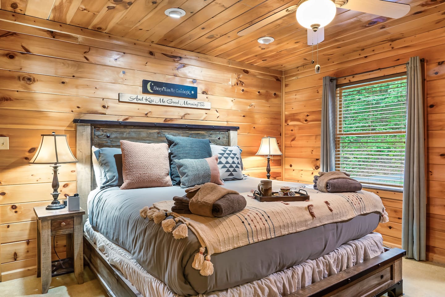 Fun and Serene Family Cabin & Huge Deck