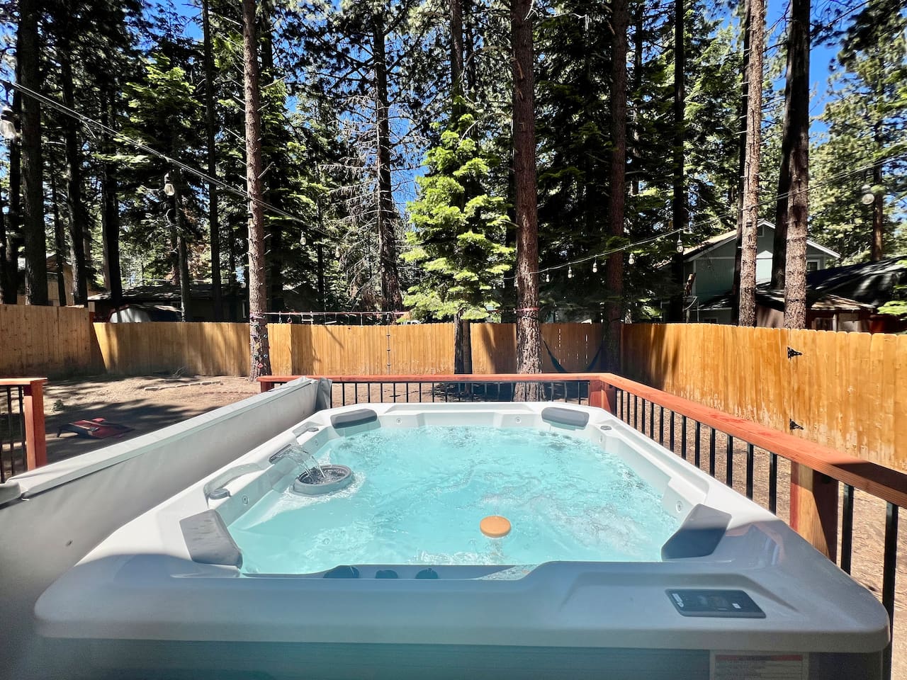 Luxurious Tahoe Escape: HotTub, Arcade, Fireplace+