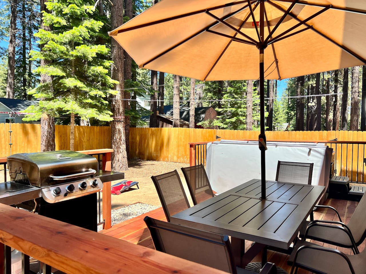 Luxurious Tahoe Escape: HotTub, Arcade, Fireplace+