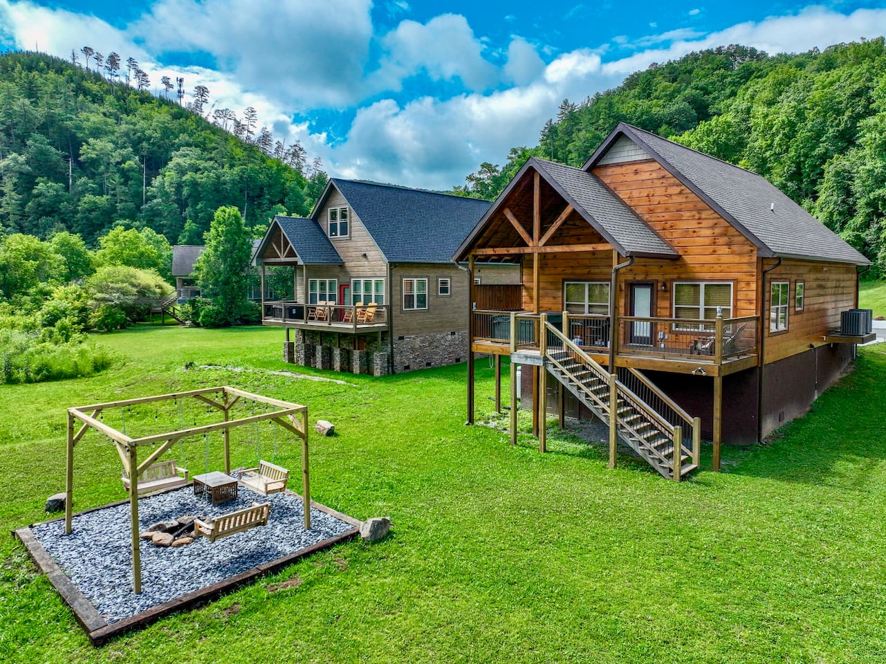 New Creekside Escape: Location, HotTub, Firepit+ — Pigeon Forge — vacation rental
