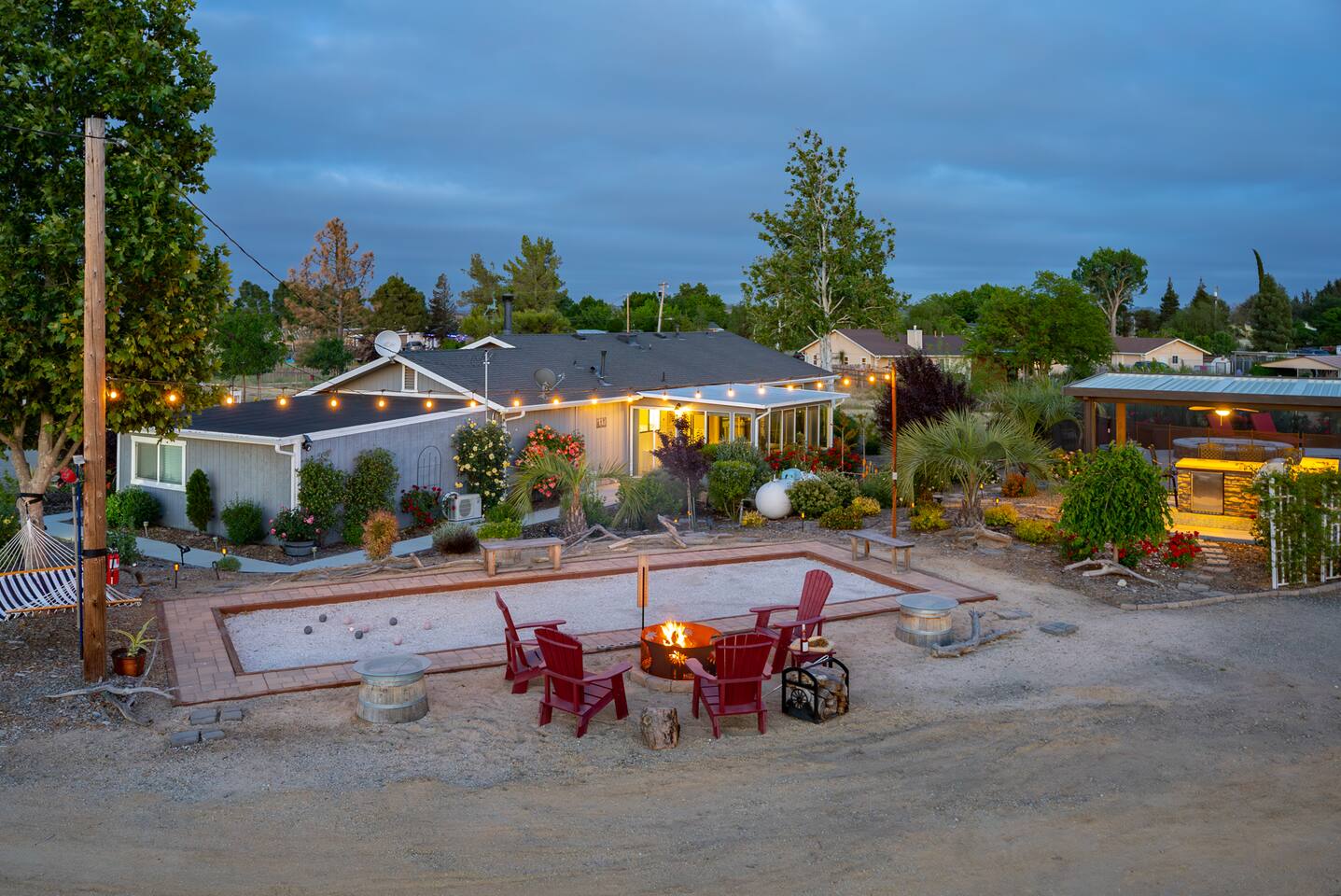 Vineyard Oasis: Pool & Views!