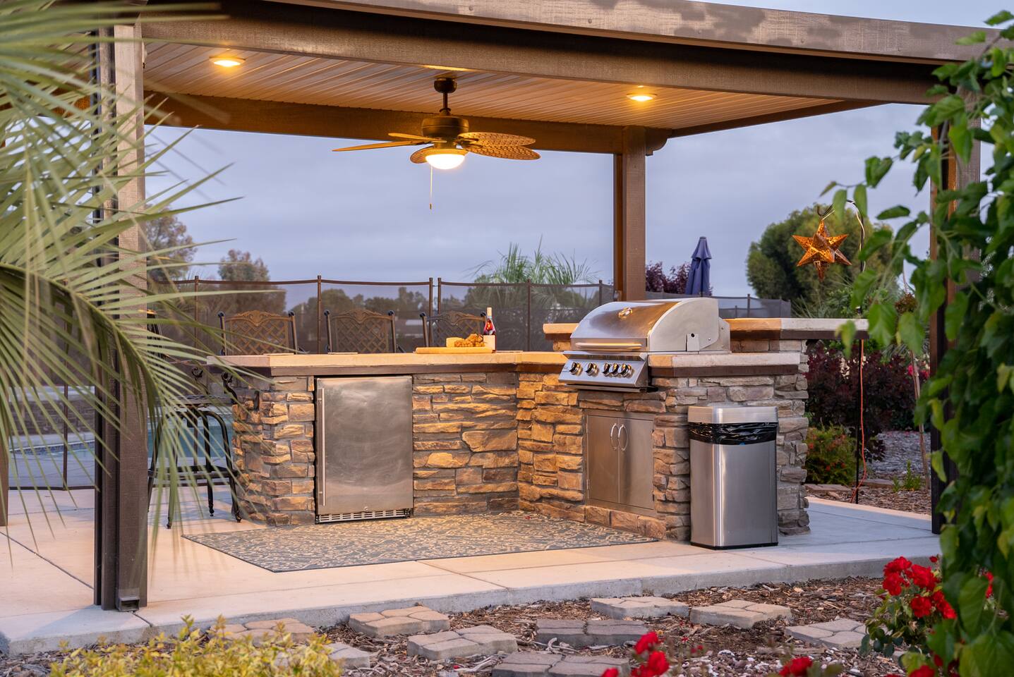 Vineyard Oasis: Pool & Views!