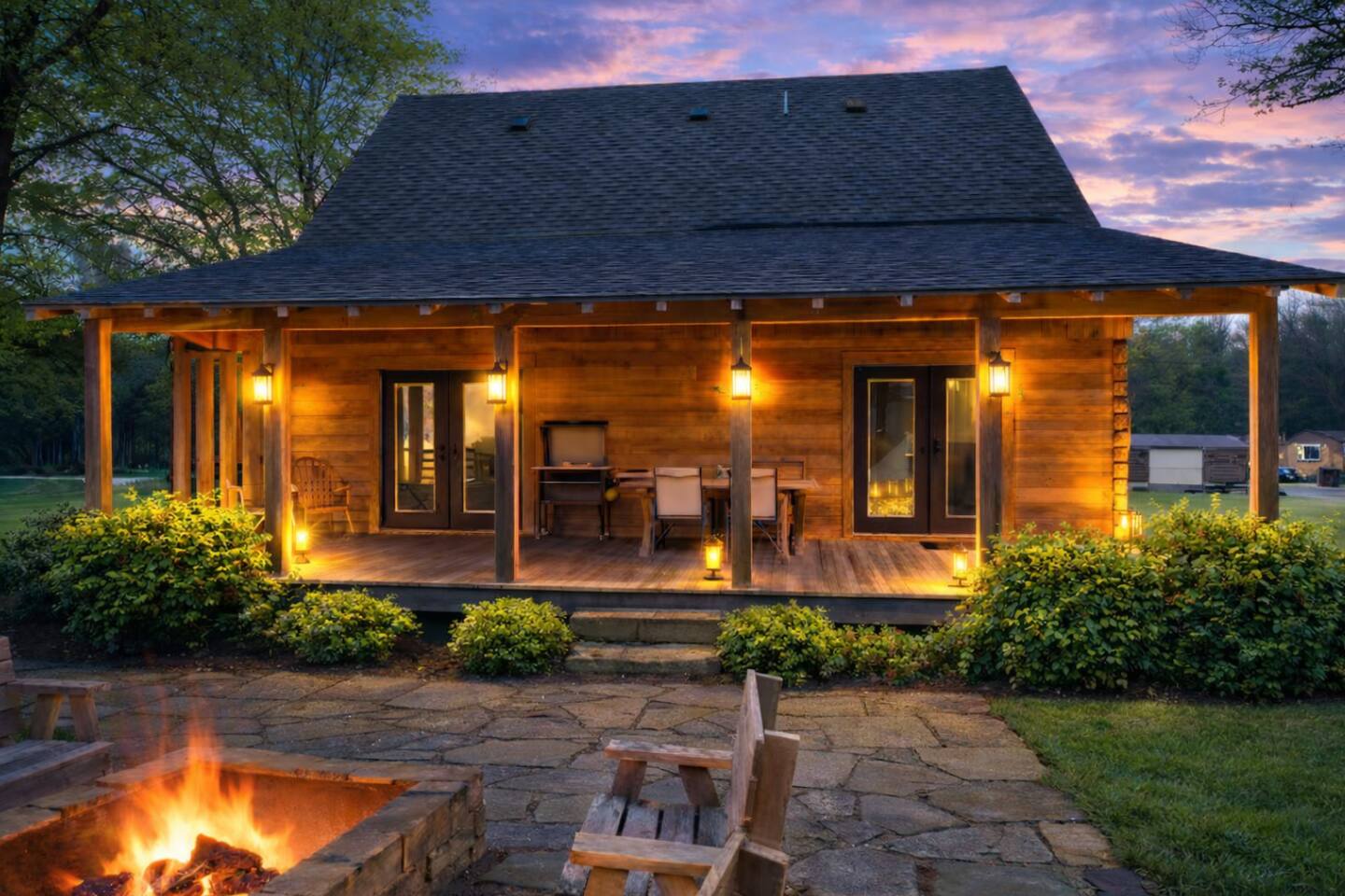 Gorgeous cabin, fire pit, river access, family fun