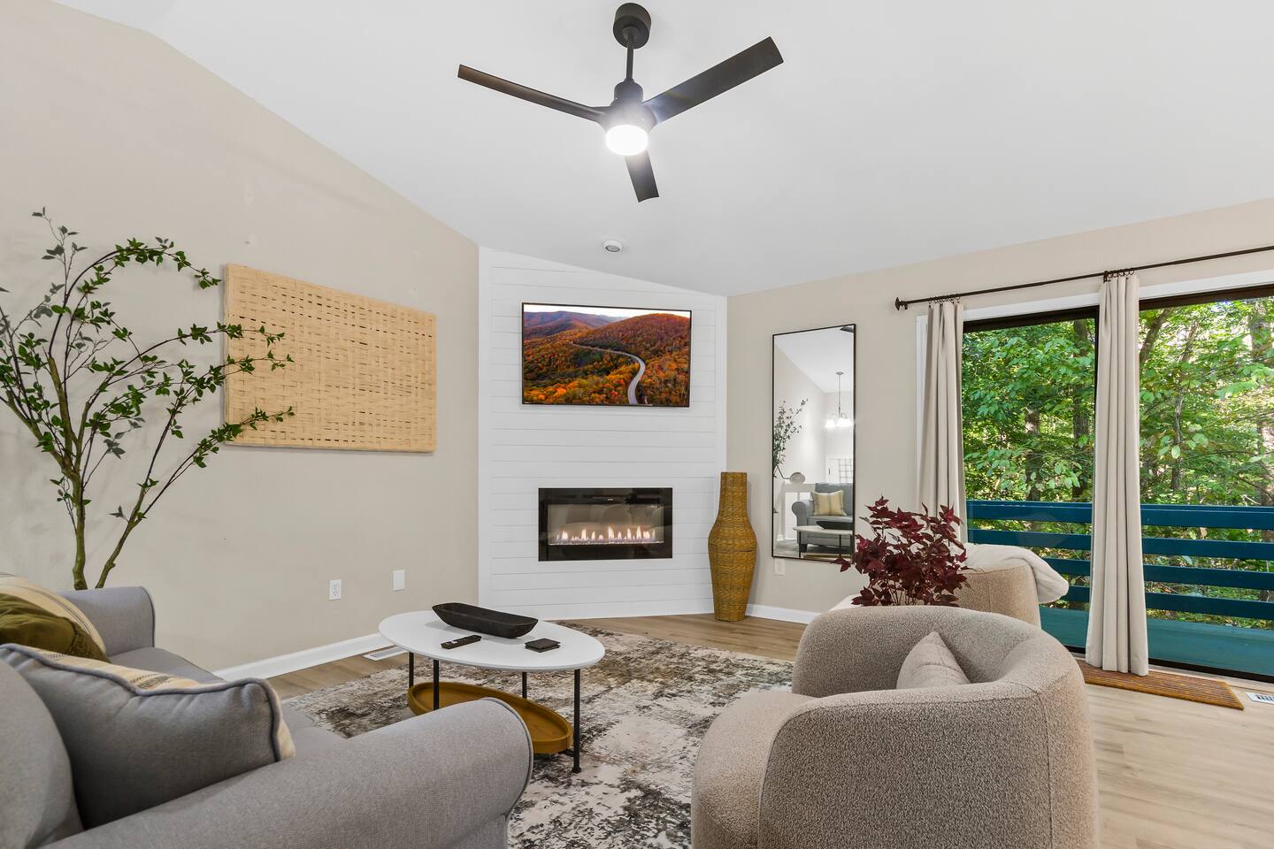 NEW Cozy Cabin by Clemson/Lake + HotTub & GameRoom