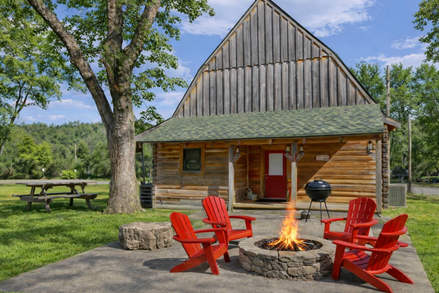Family cabin, fire pit, river access, games