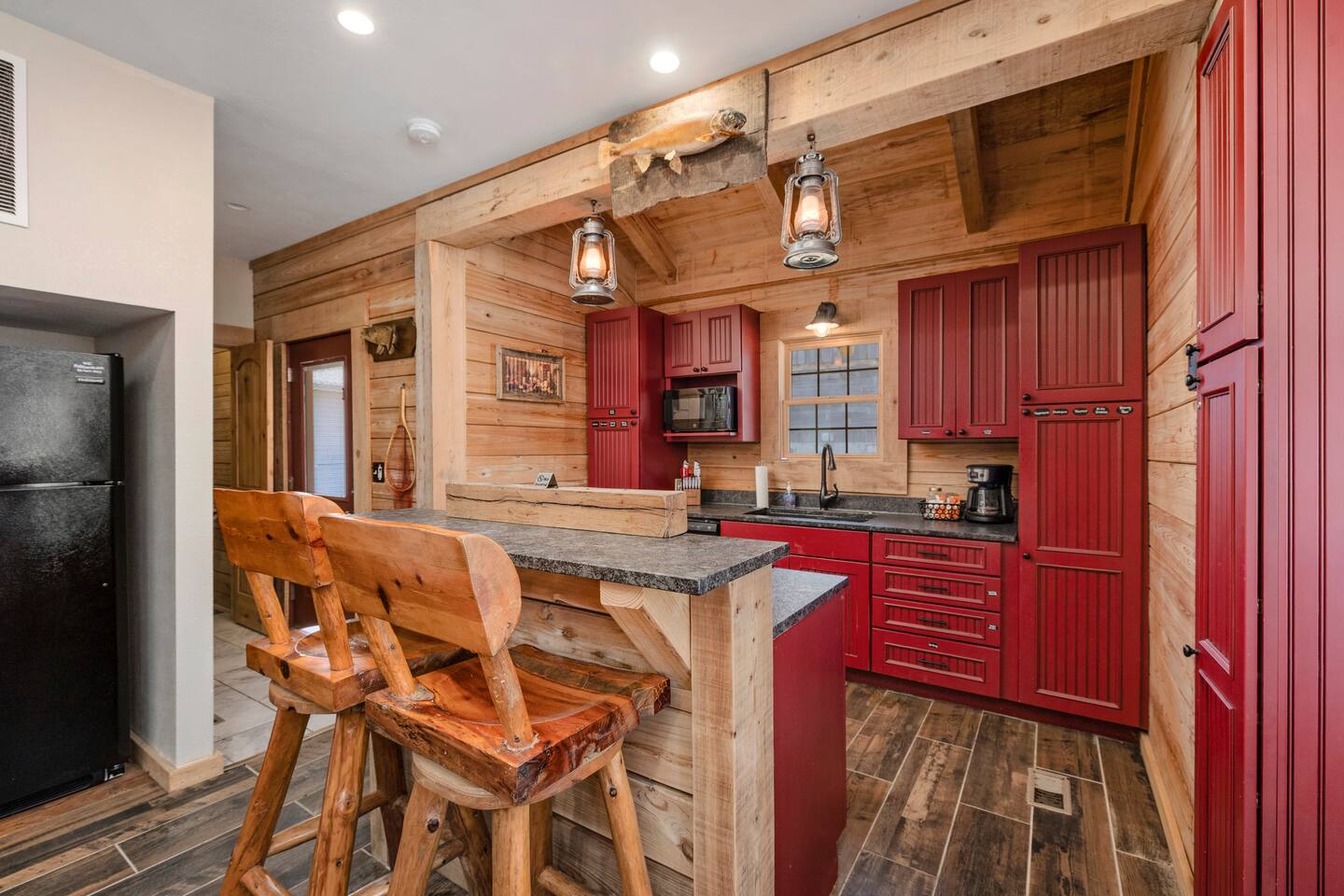 Family cabin, fire pit, river access, games