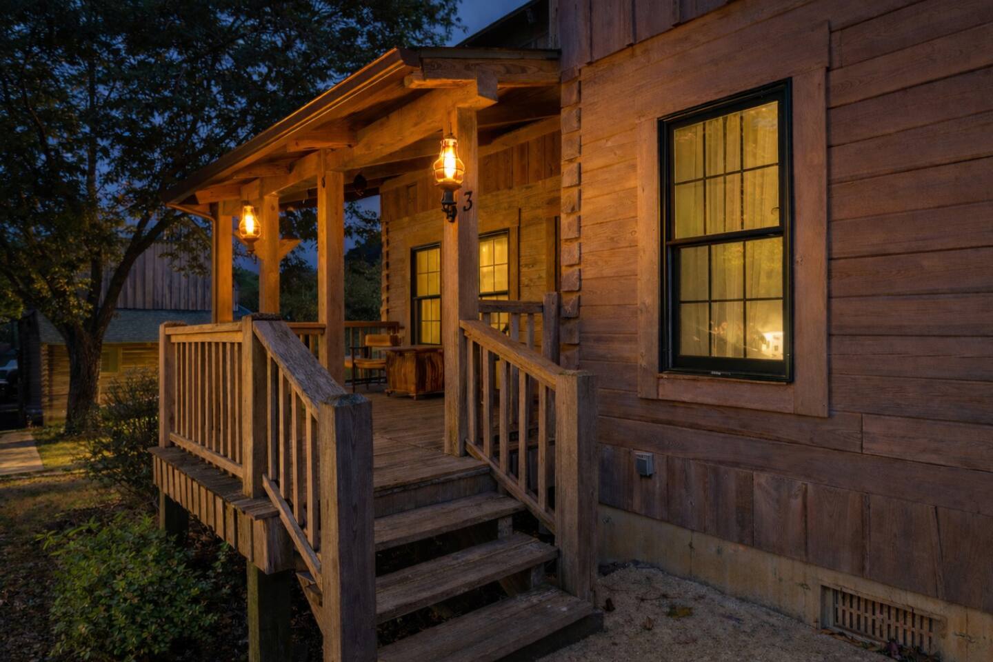 3 en-suites, family cabin, fire pit, river access