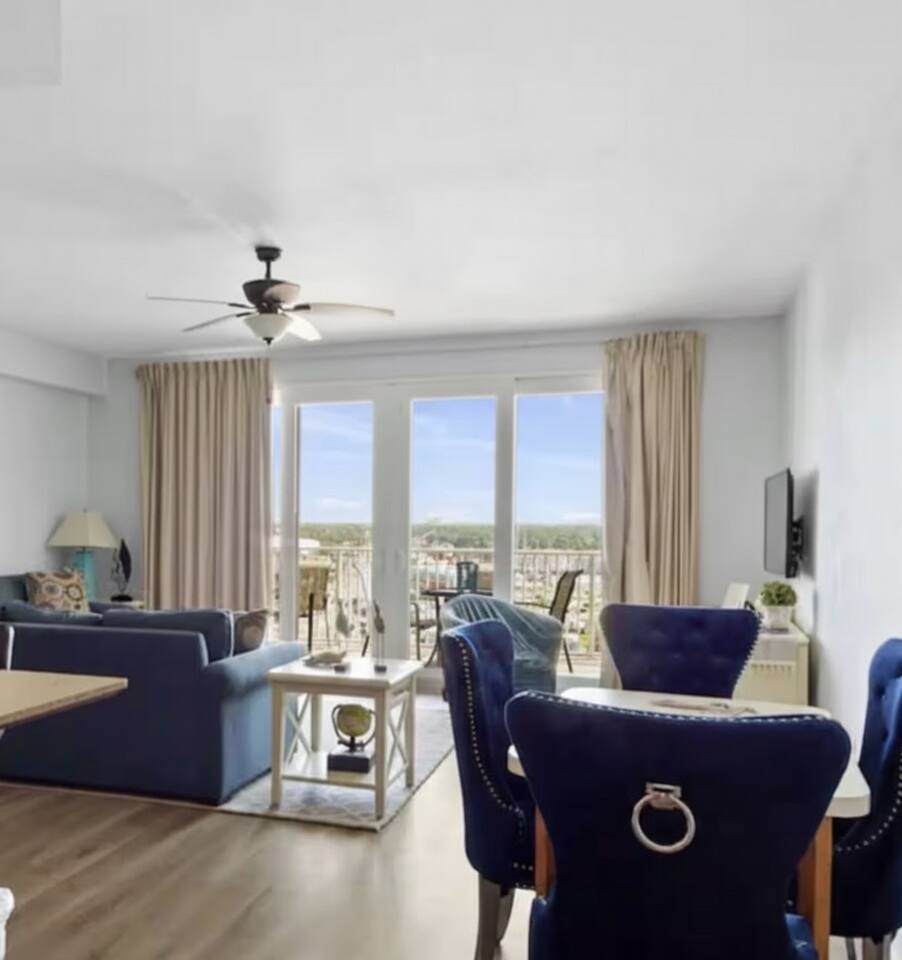Paradise at the beach. Sleeps 6
