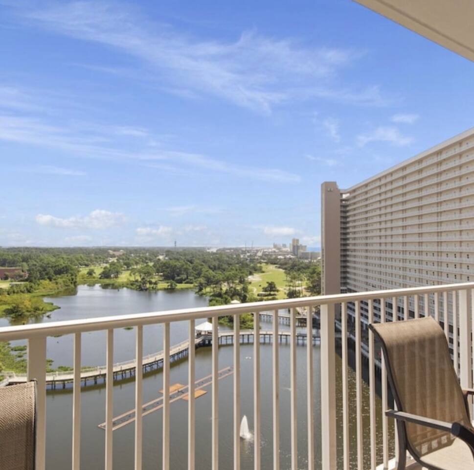 Paradise at the beach. Sleeps 6