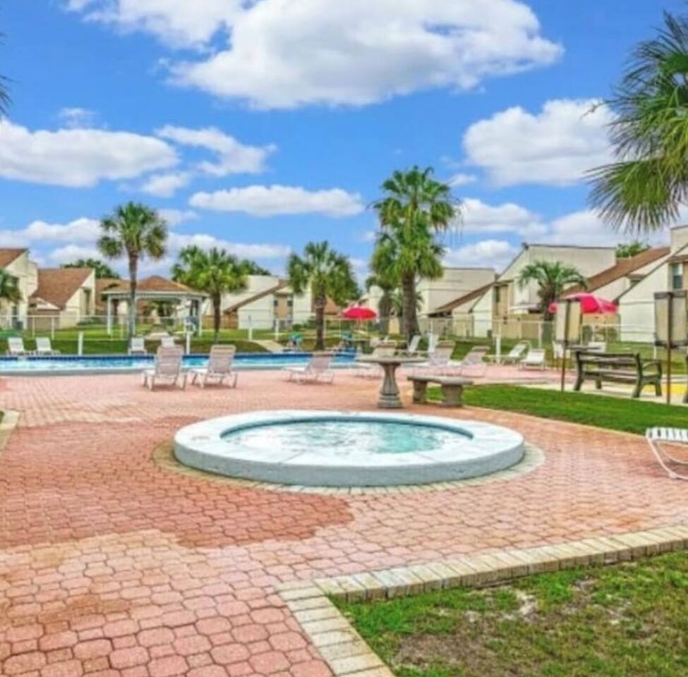 Gigi Oasis.