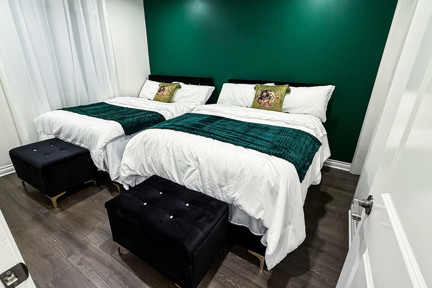 Gucci Glam Hideaway: Free parking*Heart of LA