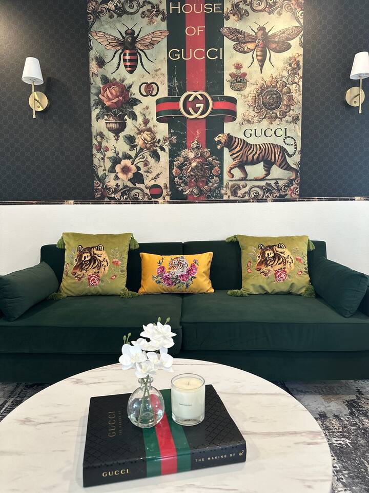 Gucci Glam Hideaway: Free parking*Heart of LA