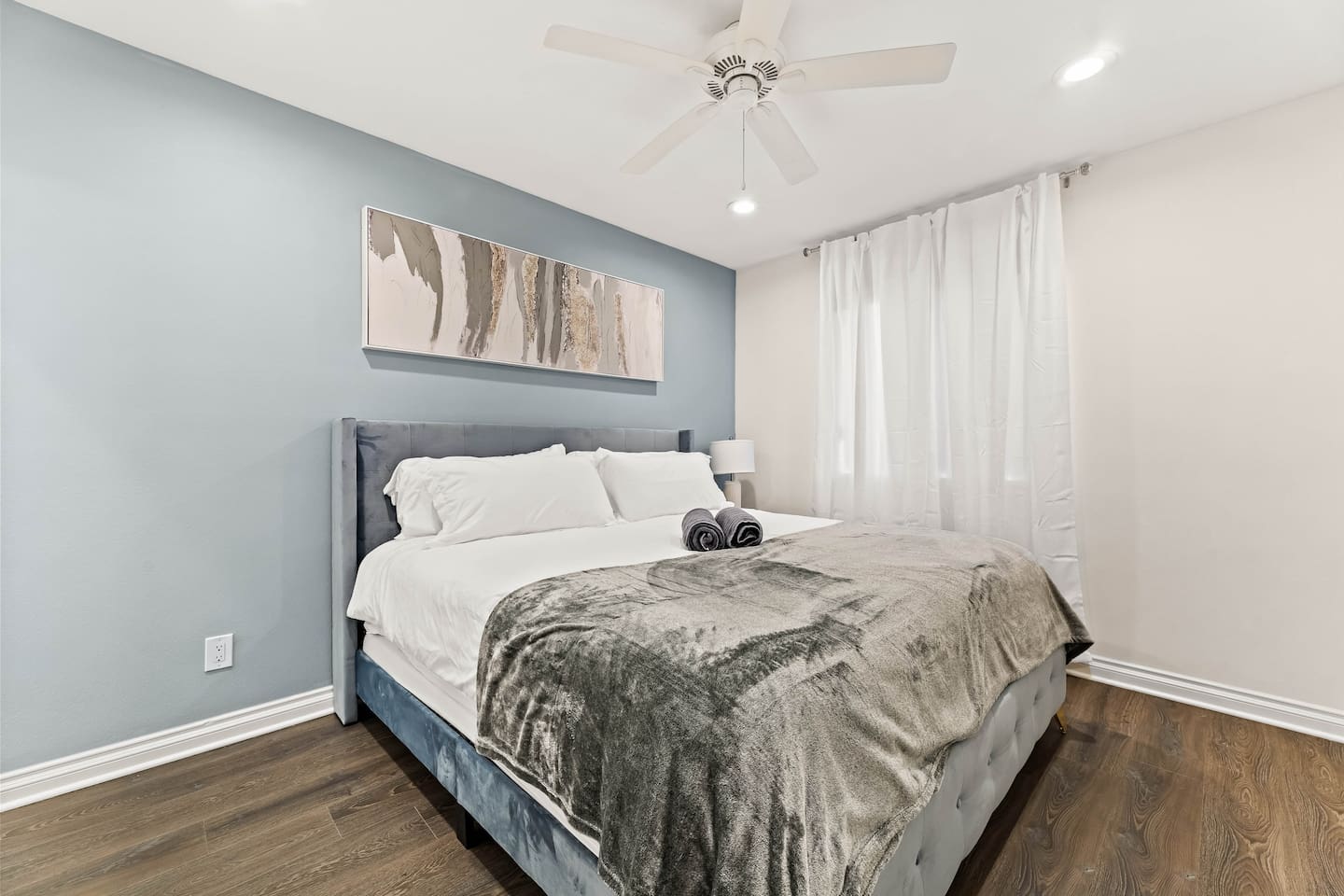 Luxury home in the heart of LA (discounted rate)