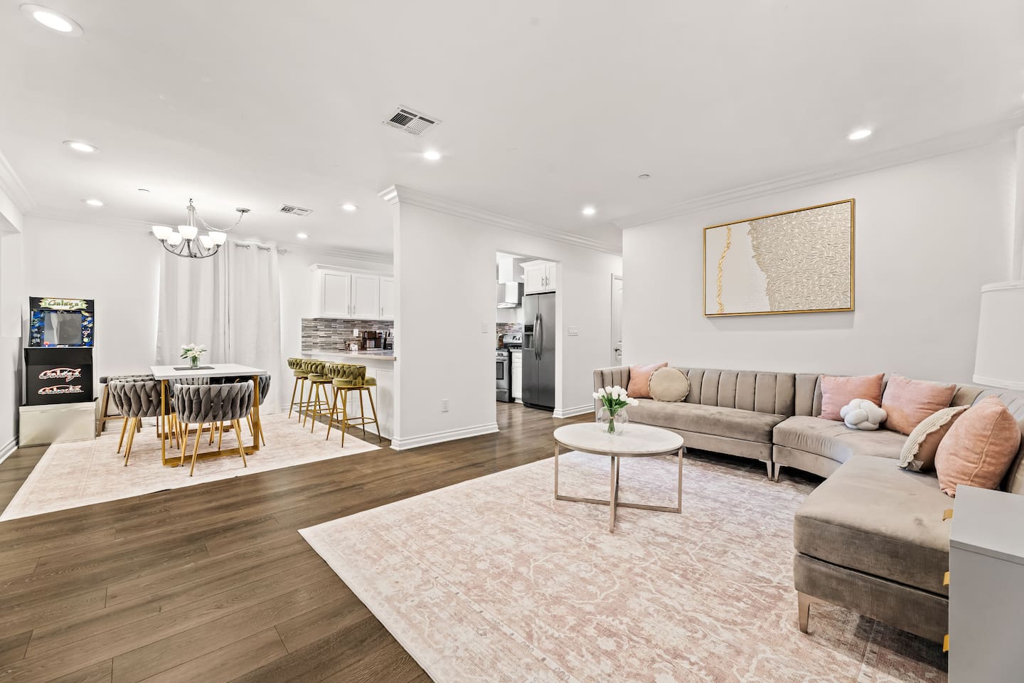 Luxury home in the heart of LA (discounted rate)