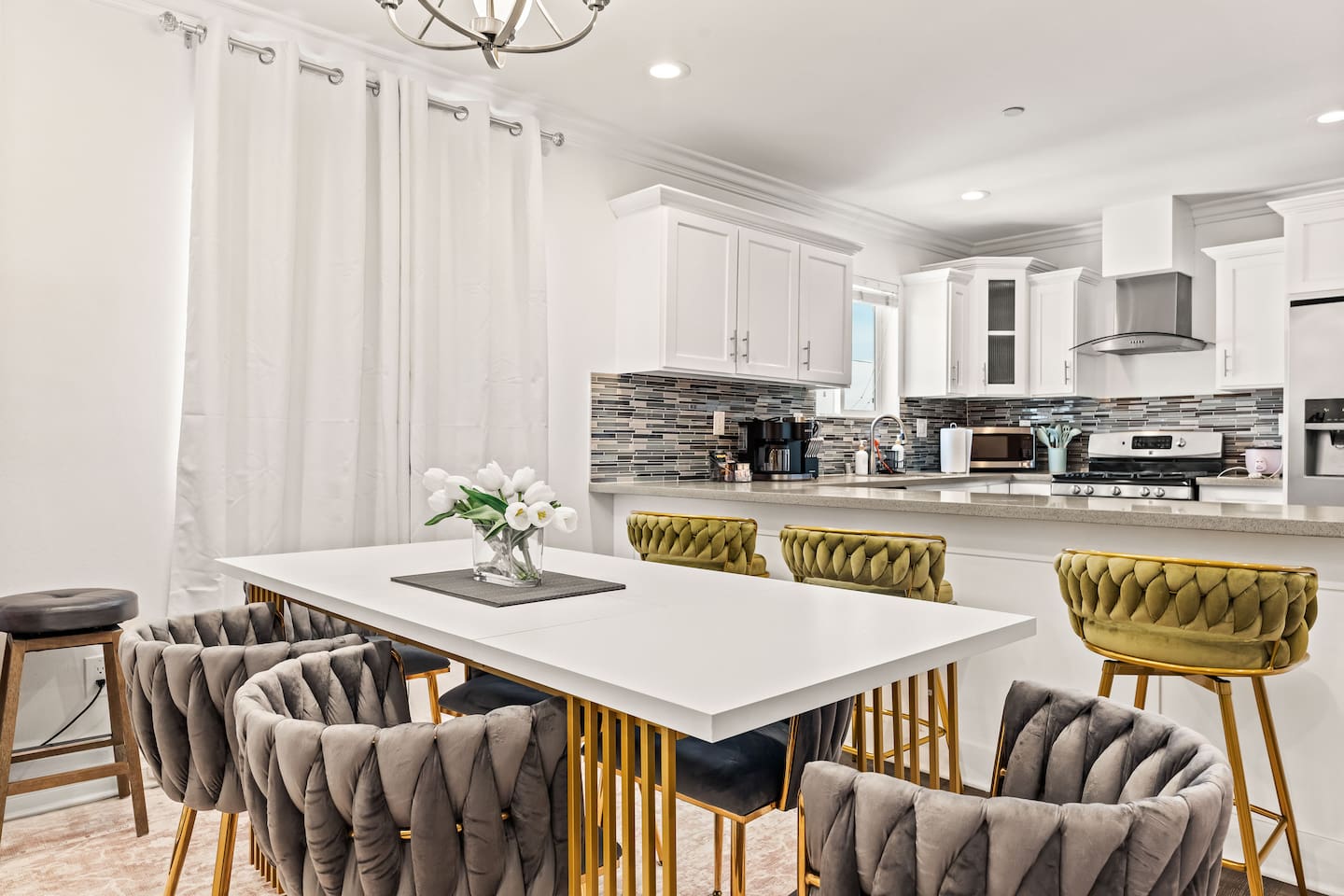 Luxury home in the heart of LA (discounted rate)