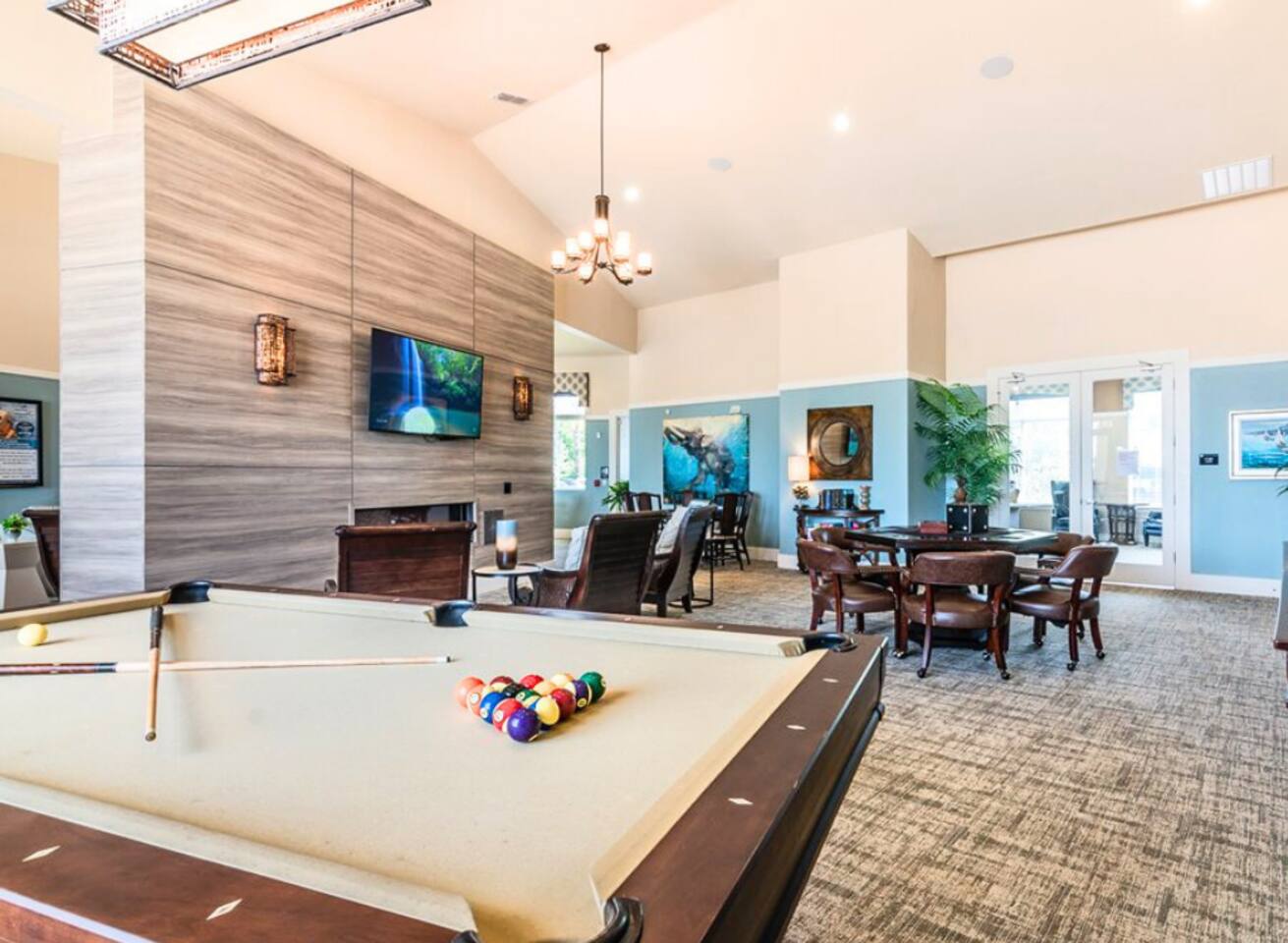 3BR Family Suite | Pool, Games, Gym, Free Parking - Apartment