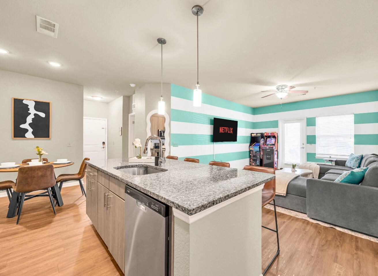 3BR Family Suite | Pool, Games, Gym, Free Parking - Apartment