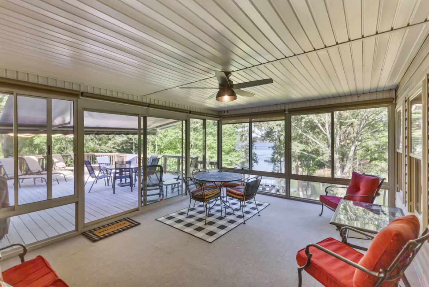 Lake Hartwell 4BR Waterfront Dock Hot Tub GameRoom