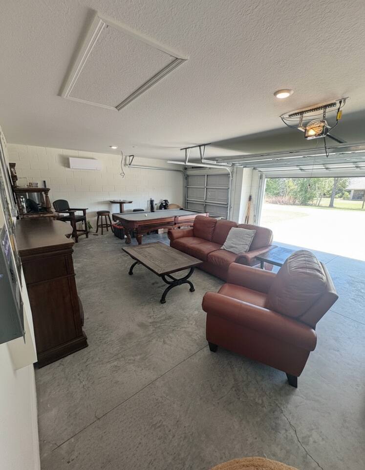 Near Springs *Hot Tub, Game Room*